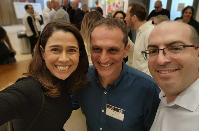 גלריה עמוד הבית